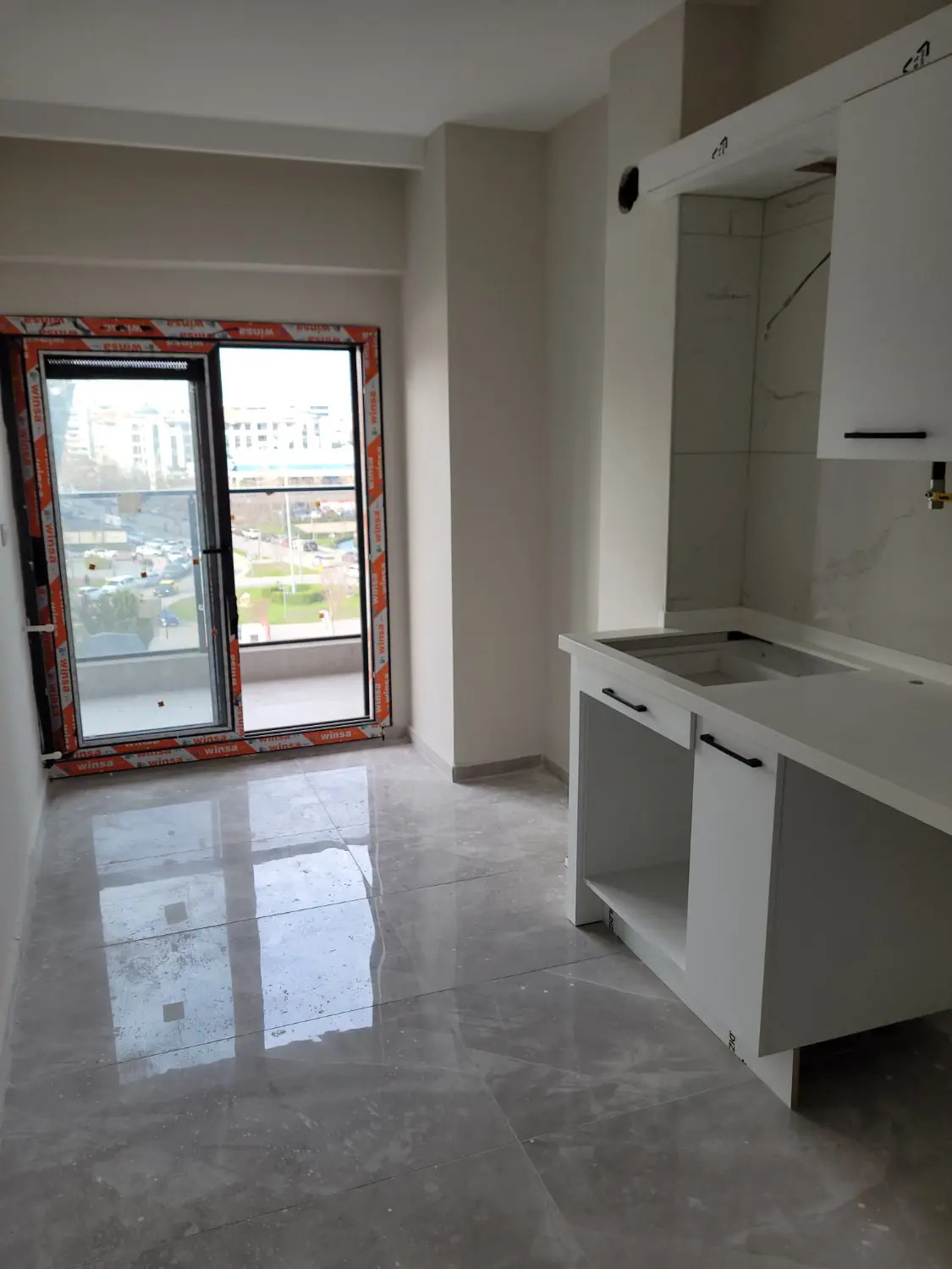 CANLI YAŞAMIN MERKEZİ BAYRAKLI MANSUROĞLU'NDA SATILIK 3+1 DAİRE