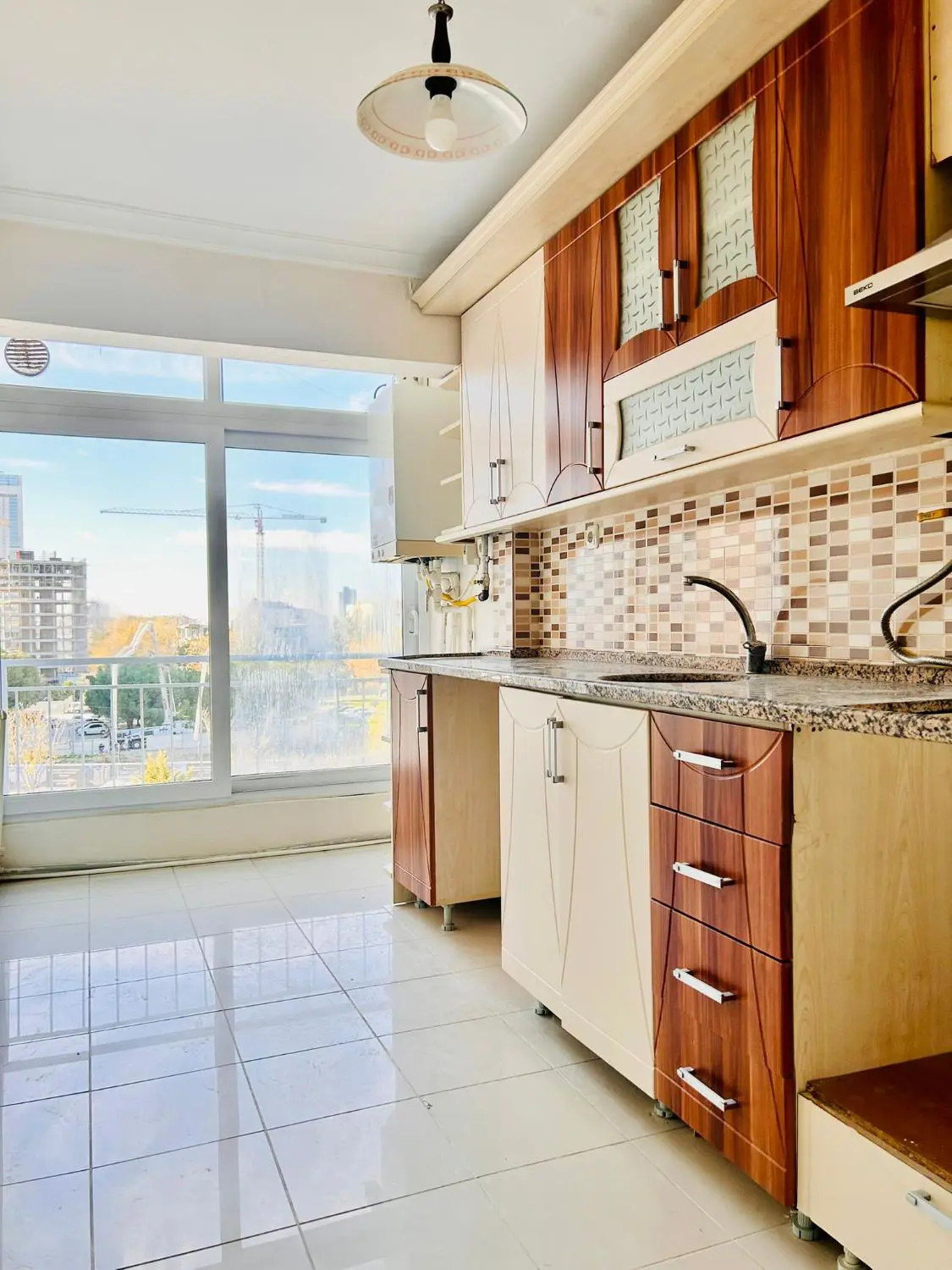 AVANTAJLI KONUMDA ÇİFT CEPHELİ 3+1 KİRALIK DAİRE