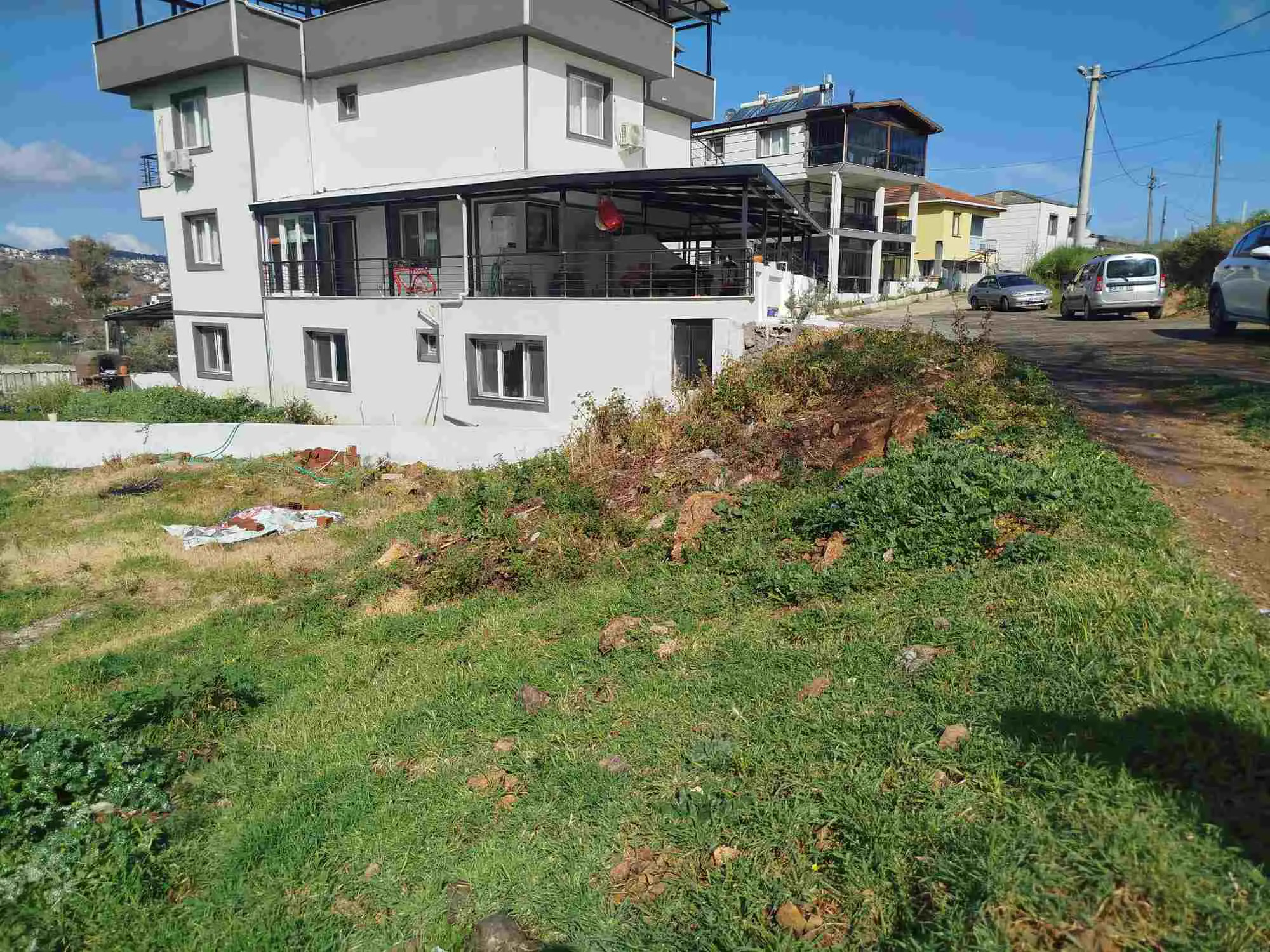 YENİFOÇA GENCERLİ PLAJINA YAKIN İMARLI ARSA