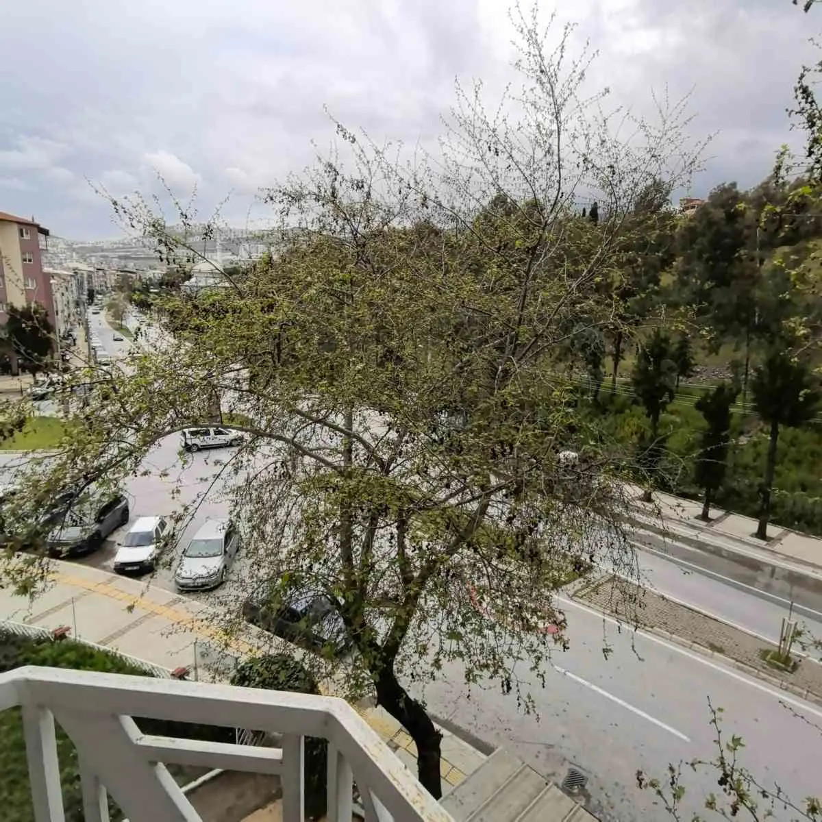 OSMANGAZI MAHALLESINDE SICAK UYGUN FIYATLI BIR YAŞAM ALANI