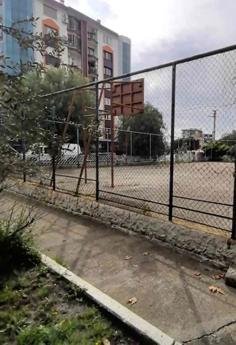 OSMANGAZI MAHALLESINDE SICAK UYGUN FIYATLI BIR YAŞAM ALANI