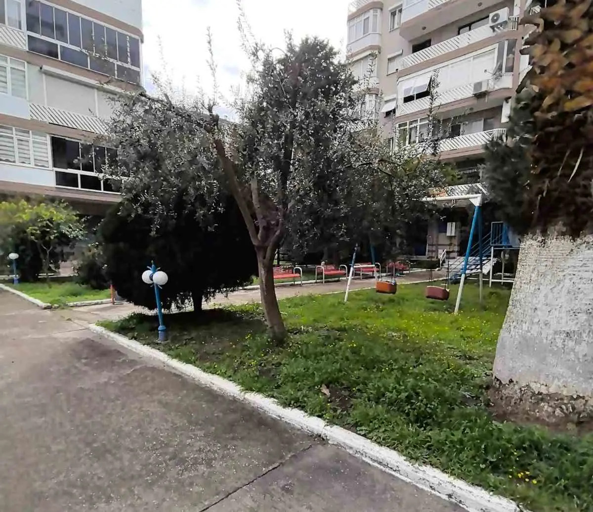 OSMANGAZI MAHALLESINDE SICAK UYGUN FIYATLI BIR YAŞAM ALANI