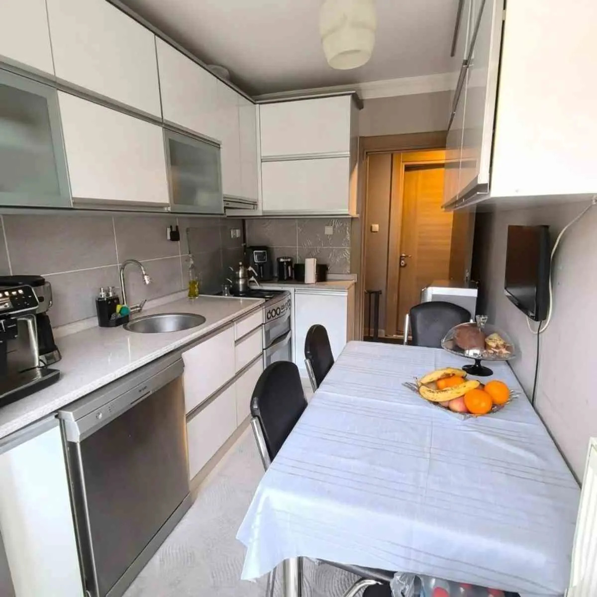 OSMANGAZI MAHALLESINDE SICAK UYGUN FIYATLI BIR YAŞAM ALANI