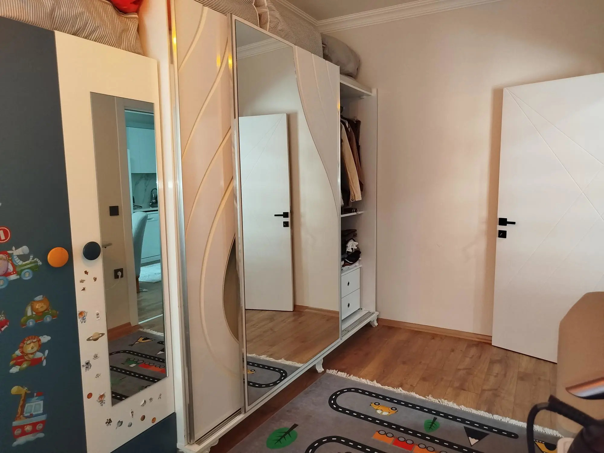 MENEMEN'DE HASTANEYE YAKIN, BAHÇELI 2+1 DAIRE