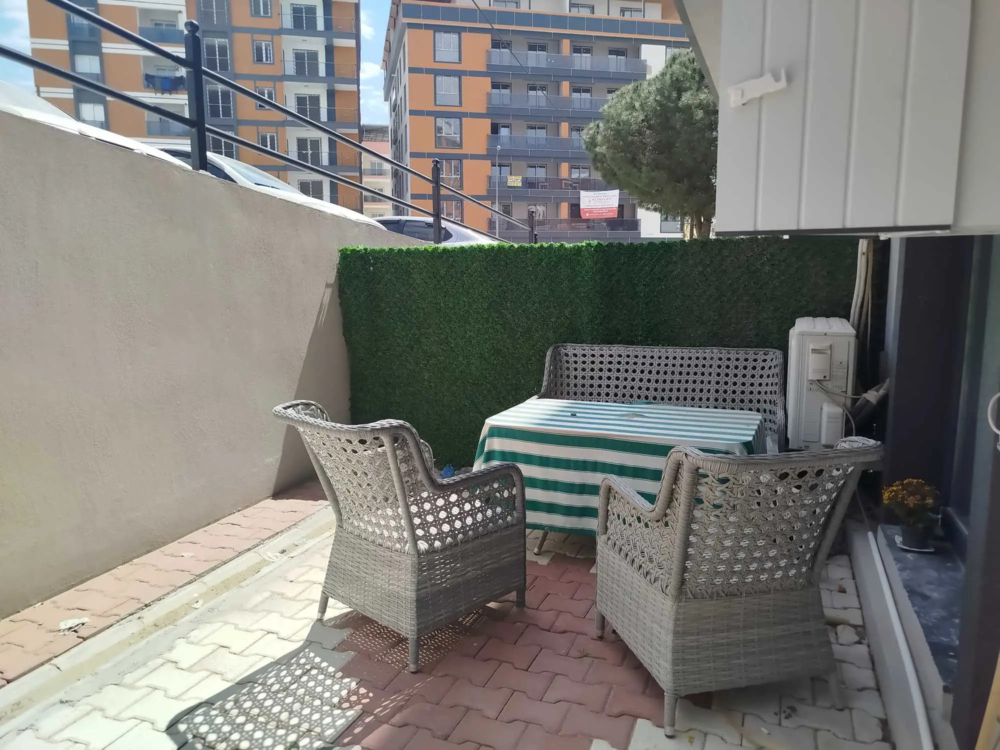 MENEMEN'DE HASTANEYE YAKIN, BAHÇELI 2+1 DAIRE