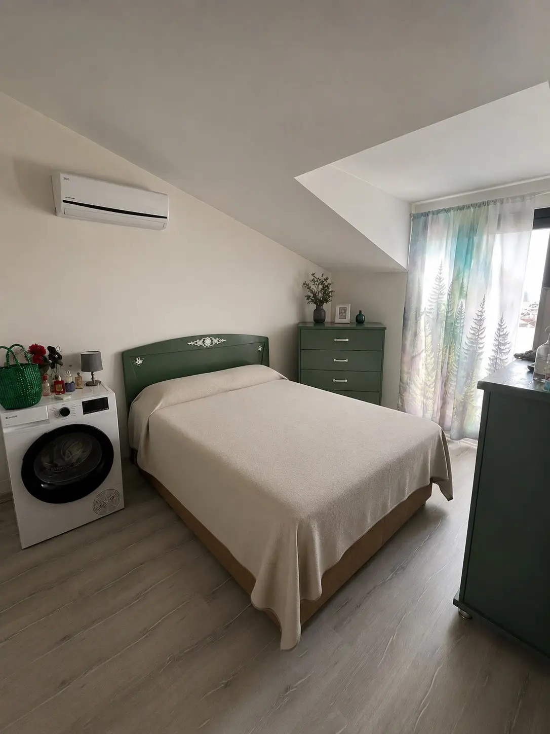 KARŞIYAKA YALI MAHALLESI 3+1 / 27 M2 TERASLI / ÇATI DUBLEKS SATILIK DAIRE