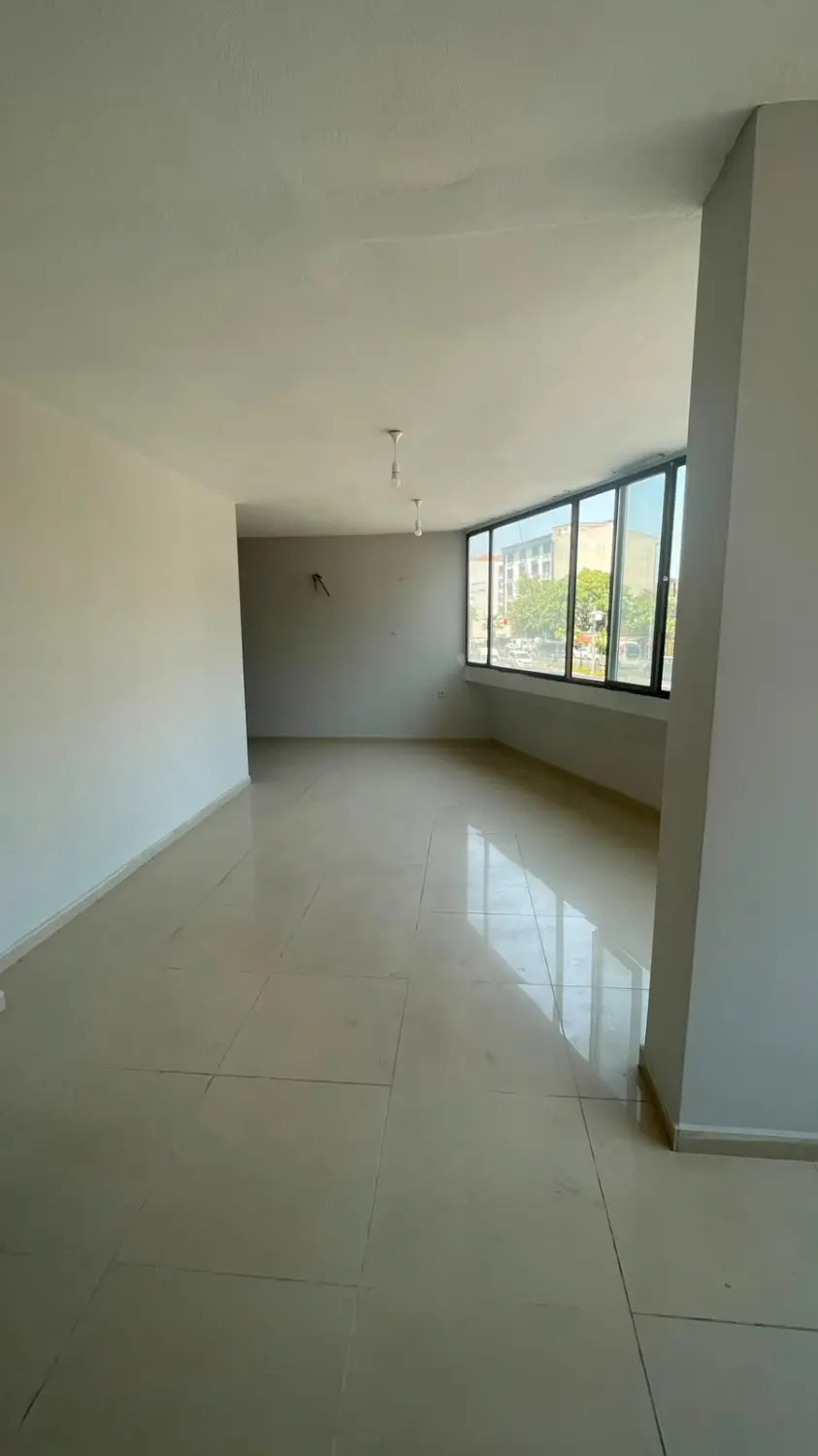 KEMALPAŞA SOĞUKPINAR’DA 40 M² NET, TAPULU, BOŞ OFİS | KREDİYE UYGUN