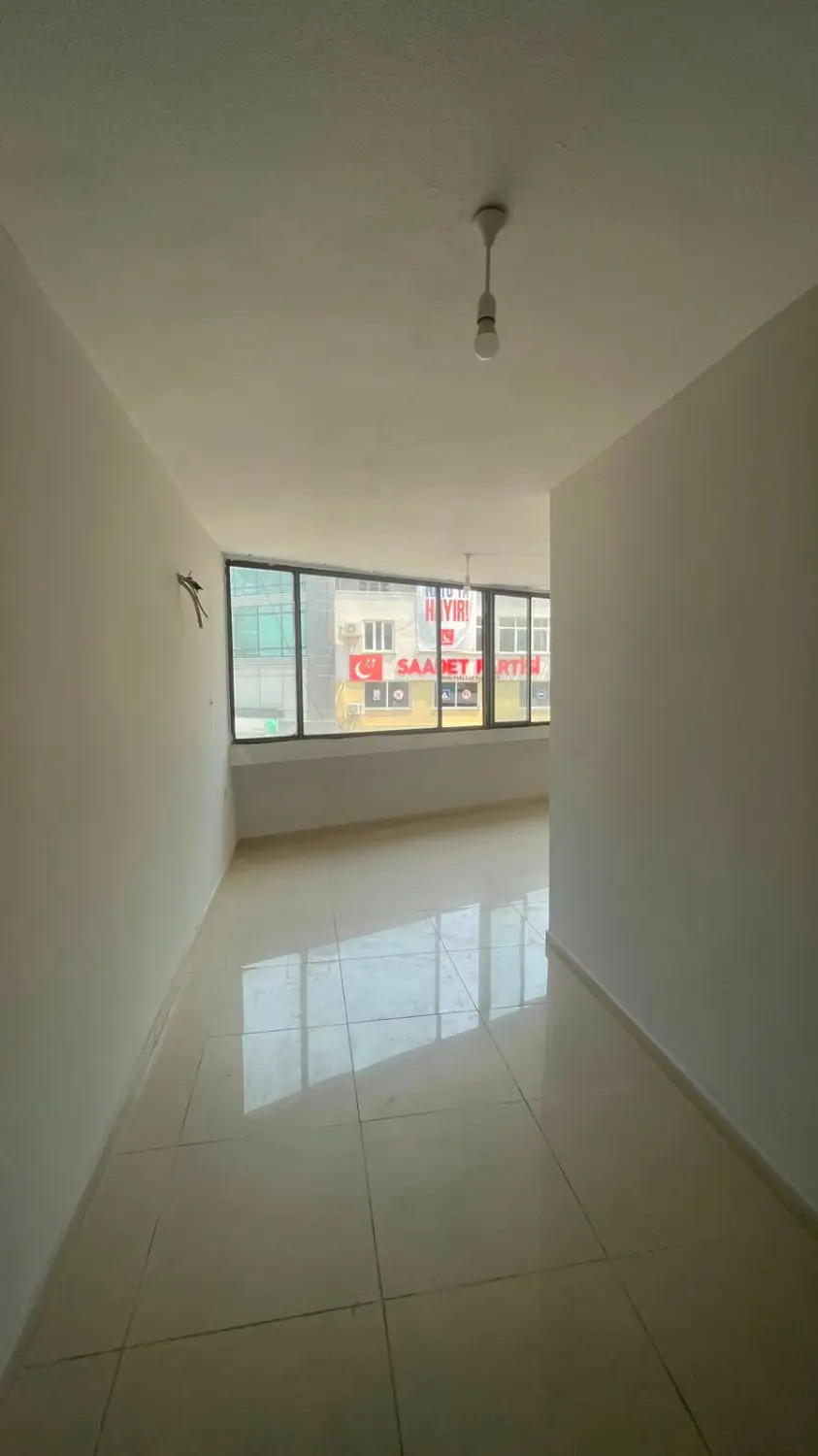 KEMALPAŞA SOĞUKPINAR’DA 40 M² NET, TAPULU, BOŞ OFİS | KREDİYE UYGUN