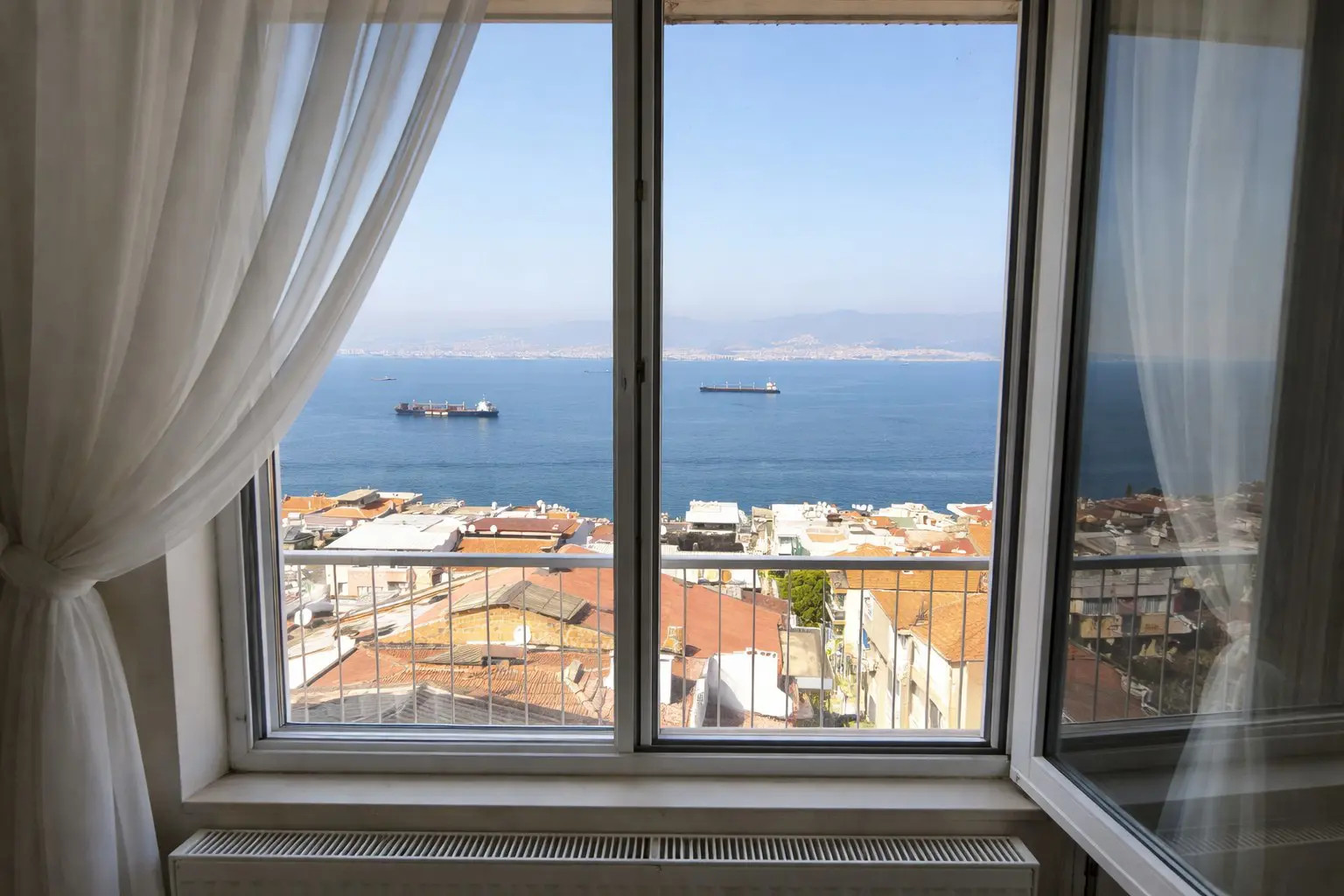 MUHTEŞEM DENİZ MANZARSINA SAHİP SATILIK 2+1 DAİRE